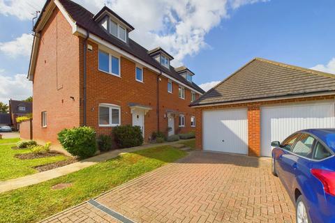 Pines Ridge, Horsham RH12 3 bed terraced house for sale