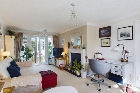 15 St. Matthews Close, Cherry... 2 bed bungalow for sale