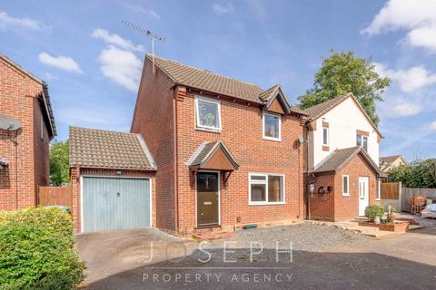 Dashwood Close, Ipswich, IP8 3 bed detached house for sale