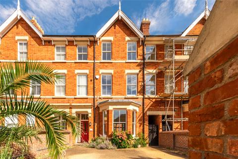 Lansdowne Road, Bedford... 6 bed terraced house for sale