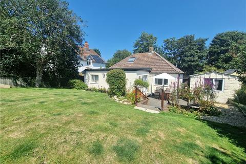 Madeira Road, Totland Bay, Isle of Wight 2 bed bungalow for sale