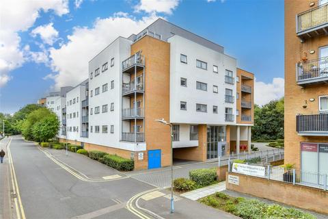 Sovereign Way, Tonbridge, Kent 2 bed apartment for sale