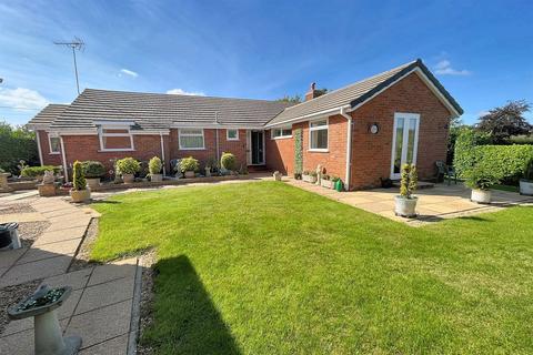 Fordingbridge 3 bed detached bungalow for sale