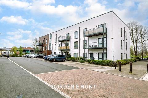 Safflower Lane, Harold Wood, RM3 2 bed apartment for sale