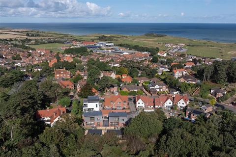 Hooks Hill Road, Sheringham 5 bed detached house for sale