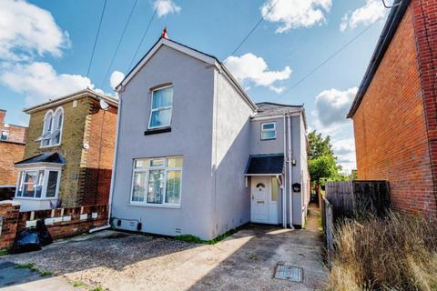 5 bedroom semi-detached house for sale