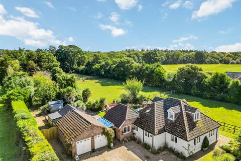 Christchurch BH23 4 bed detached bungalow for sale