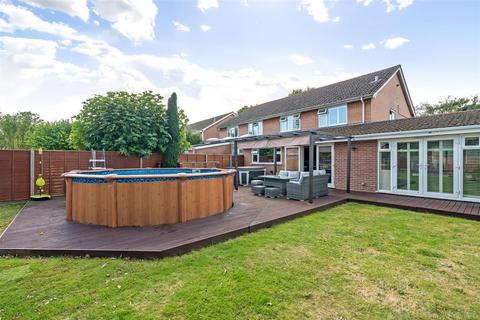 Manor Road, Hayling Island PO11 5 bed semi