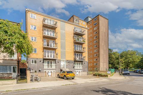 Fourscore Mansions, Hackney E8 3 bed flat for sale