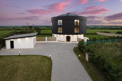 Higher Clovelly, Bideford, Devon, EX39 5 bed detached house for sale