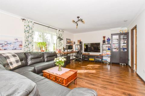 Belinda Court, Folkestone, Kent 3 bed semi