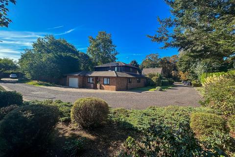 Longwater, Peterborough PE2 6 bed detached house for sale
