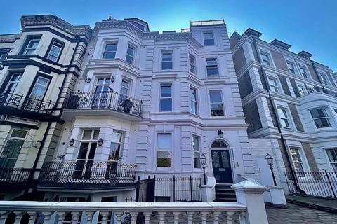 Trinity Crescent, Folkestone Kent 2 bed flat for sale