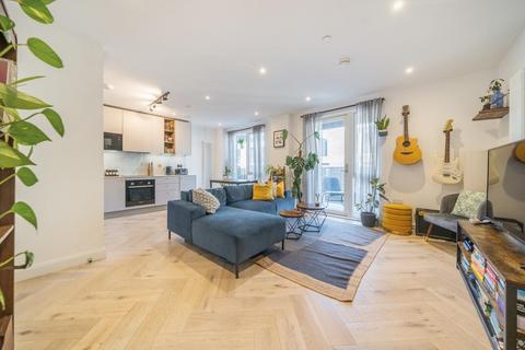 Ravensbury Terrace, Earlsfield 1 bed flat for sale