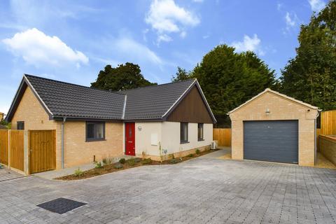 London Road, Downham Market PE38 3 bed detached bungalow for sale