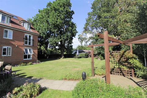 Oyster Lane, Byfleet 1 bed apartment for sale