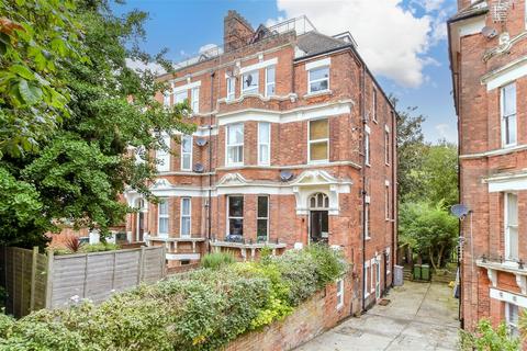 Shorncliffe Road, Folkestone, Kent 2 bed ground floor flat for sale