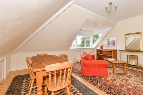 Sandgate Road, Folkestone, Kent 2 bed apartment for sale