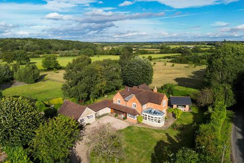 Saleway, Droitwich, Worcestershire, WR9 5 bed detached house for sale