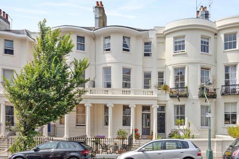 Lansdowne Place, Hove BN3 2 bed apartment for sale