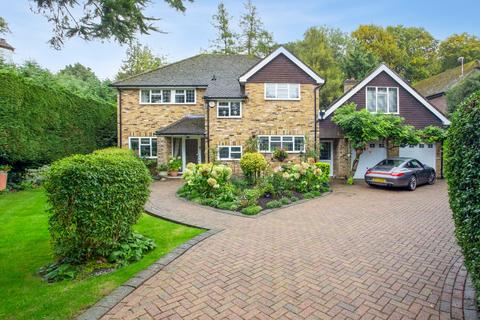 6 bedroom detached house for sale