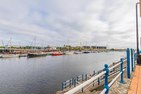 Ty Devonia, Penarth Marina CF64 2 bed apartment for sale