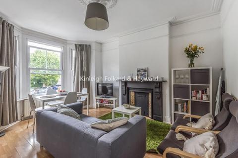 3 bedroom flat for sale