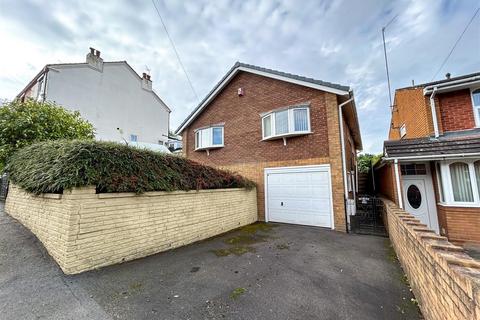 Yardley Street, Stourbridge, DY9 7AT 2 bed detached bungalow for sale