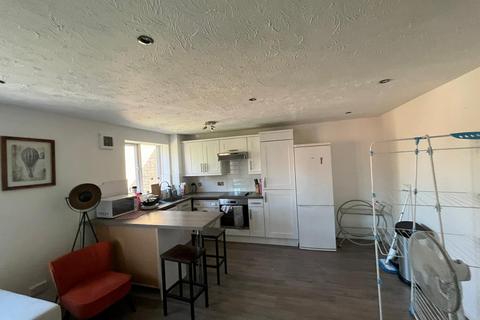 Redford Close, Feltham TW13 2 bed flat for sale