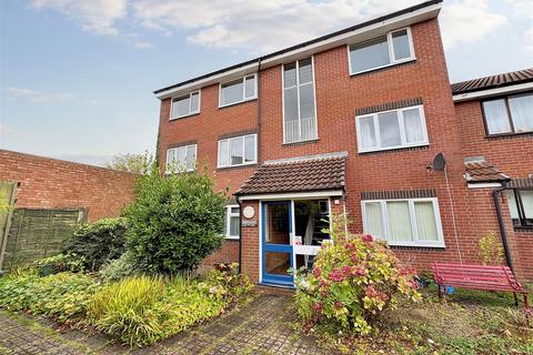 Readers Walk, Great Barr, Birmingham 2 bed flat for sale