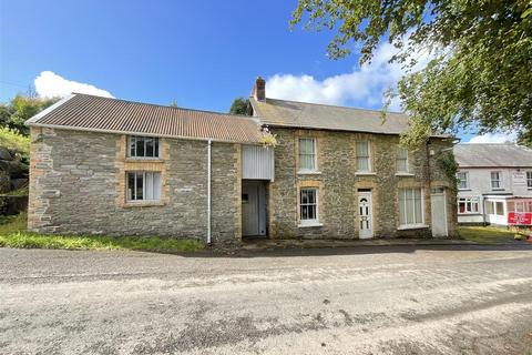 Llandeilo SA19 3 bed detached house for sale