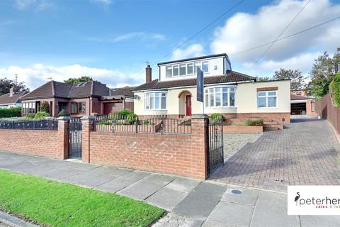 Careen Crescent, Middle Herrington... 3 bed bungalow for sale
