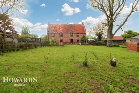 Low Road, Thurlton 3 bed country house for sale