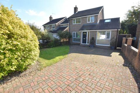 Ashwood, Leeds, West Yorkshire 3 bed detached house for sale