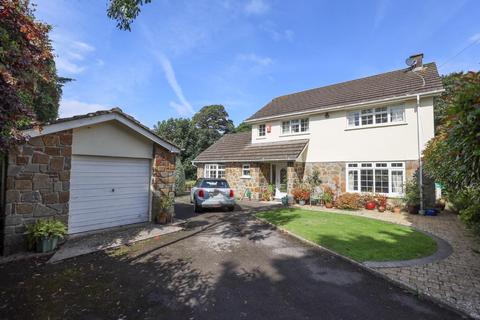 2 Whitehouse Close, Flanders Road... 4 bed detached house for sale