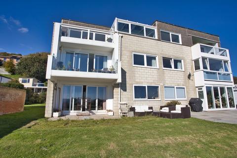 Castle Bay, Sandgate, CT20 2 bed ground floor flat for sale