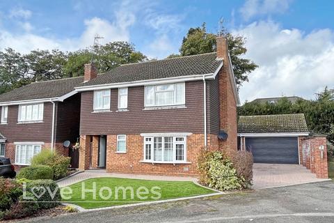 Highlands, Flitwick 4 bed detached house for sale