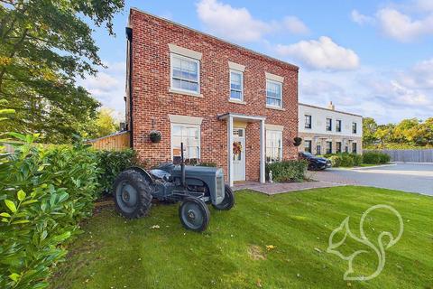 Hunters Court, Wix 4 bed detached house for sale