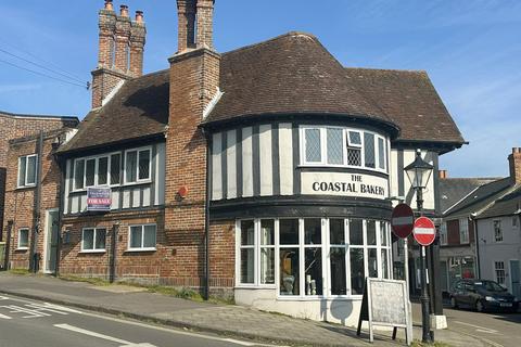 High Street, Milford On Sea... 2 bed cottage for sale