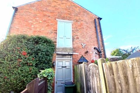 2 bedroom detached house for sale