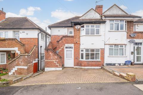 Lynmouth Avenue, Morden SM4 2 bed maisonette for sale