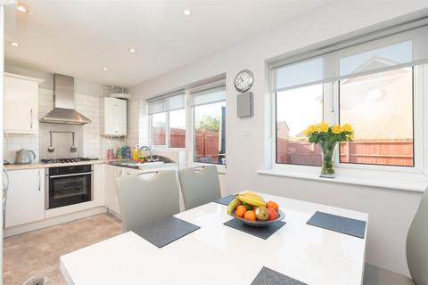 Arundel Road, Dartford, Kent 4 bed end of terrace house for sale