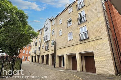 Henry Laver Court, Colchester 2 bed apartment for sale