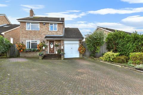 Brookmead Road, Cliffe Woods... 4 bed detached house for sale