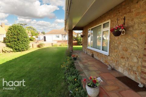 Manor Drive, Birchington 3 bed detached bungalow for sale