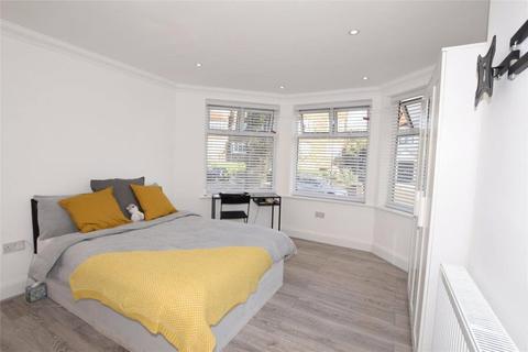 Stonegate Court, Kingsbury NW9 3 bed maisonette for sale