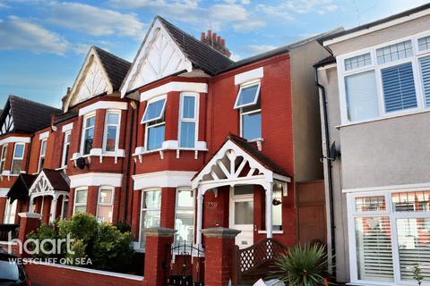 Silverdale Avenue, Westcliff