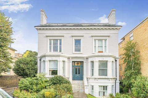 Upper Richmond Road, Putney 1 bed flat for sale