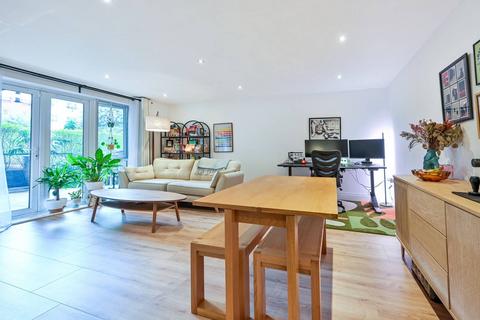 Royal Quarter, Kingston, Kingston... 2 bed flat for sale