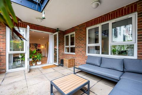 Royal Quarter, Kingston, Kingston... 2 bed flat for sale